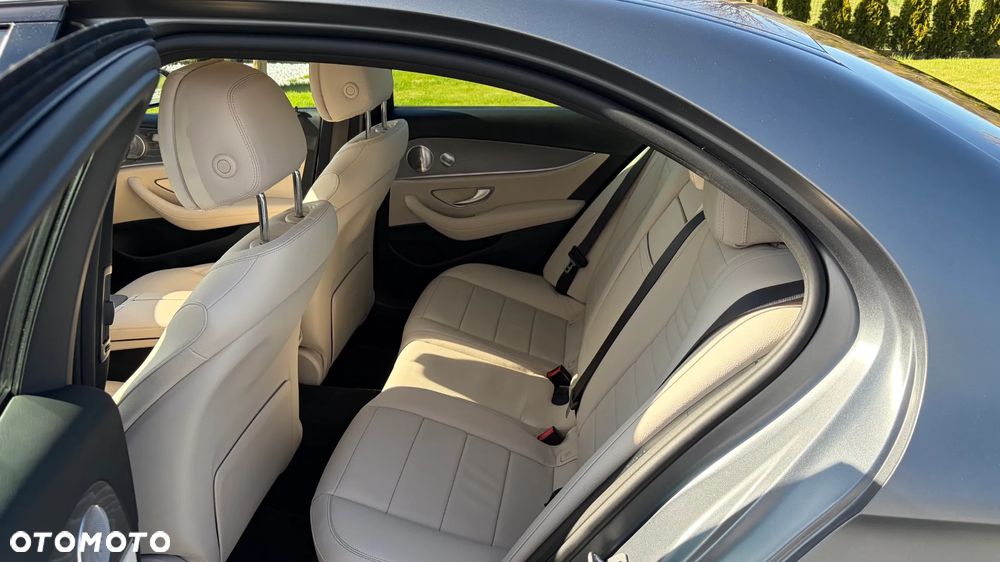 Mercedes-Benz Klasa E 300 d 4-Matic Avantgarde - 14