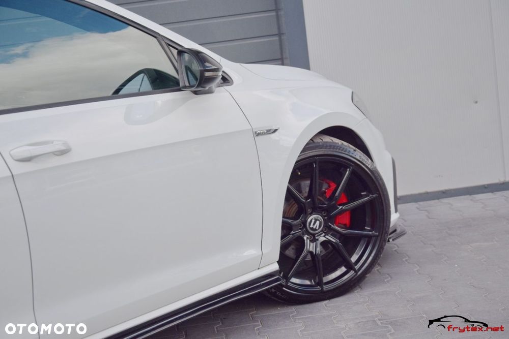 Volkswagen Golf - 11