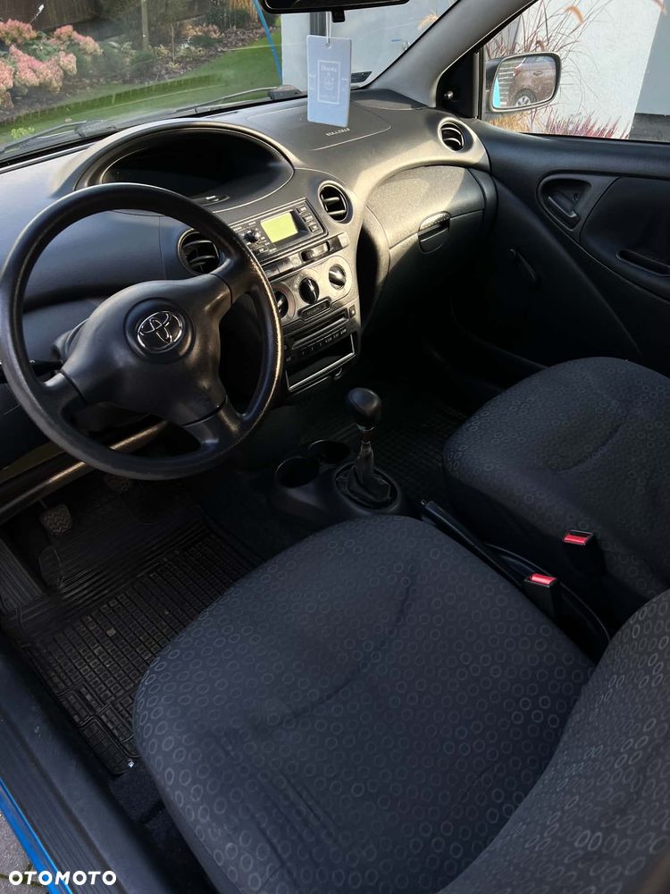Toyota Yaris - 15