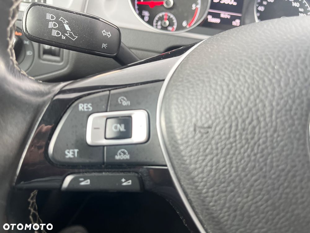 Volkswagen Golf 1.6 TDI BlueMotion Technology Lounge - 26