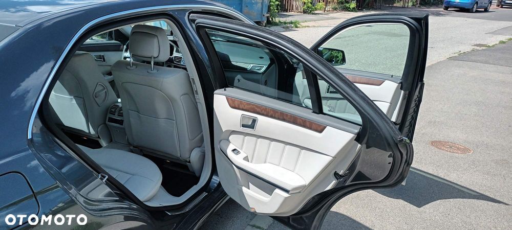 Mercedes-Benz Klasa E 250 CDI 4-Matic Classic - 5