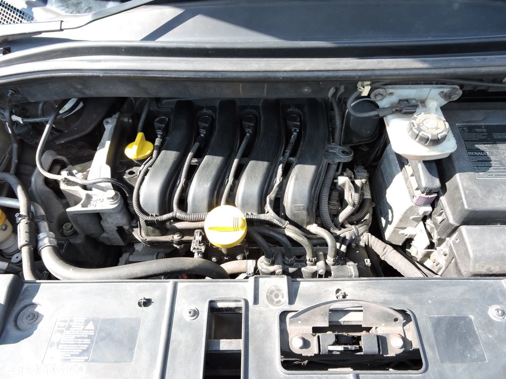 Renault Scenic 1.6 16V 110 Dynamique - 5