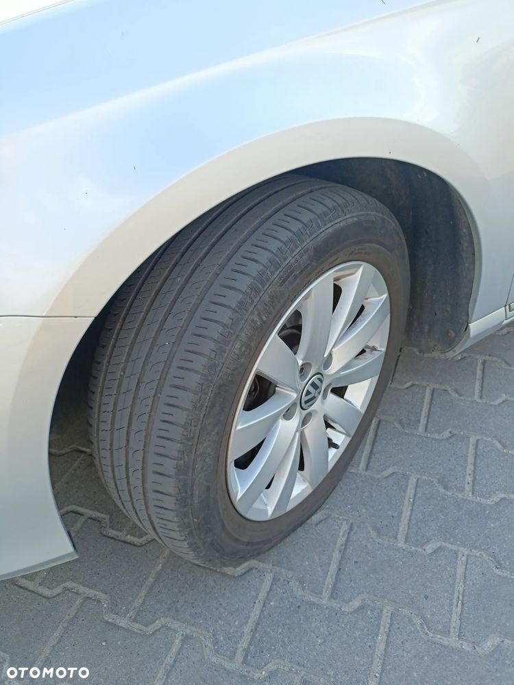 Volkswagen Passat - 15