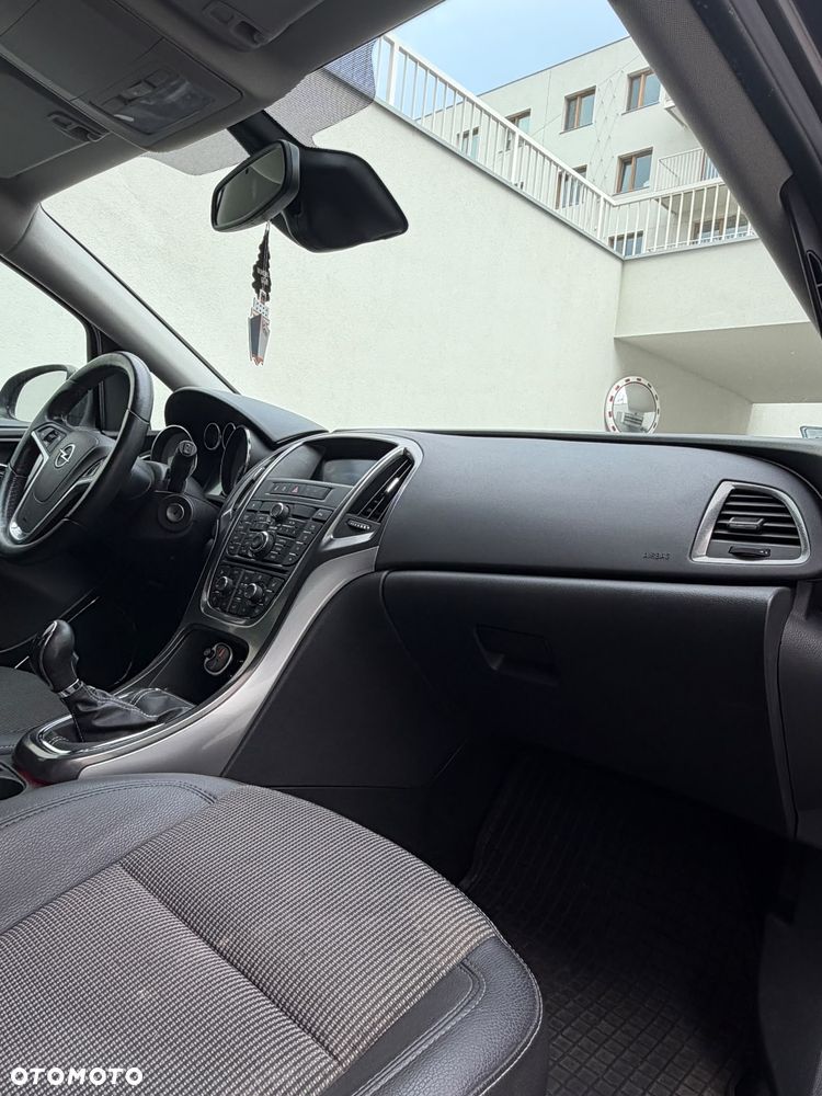 Opel Astra 1.4 T Enjoy - 10