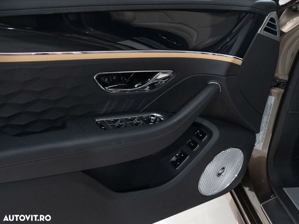 Bentley Flying Spur V8 PHEV Mulliner - 14