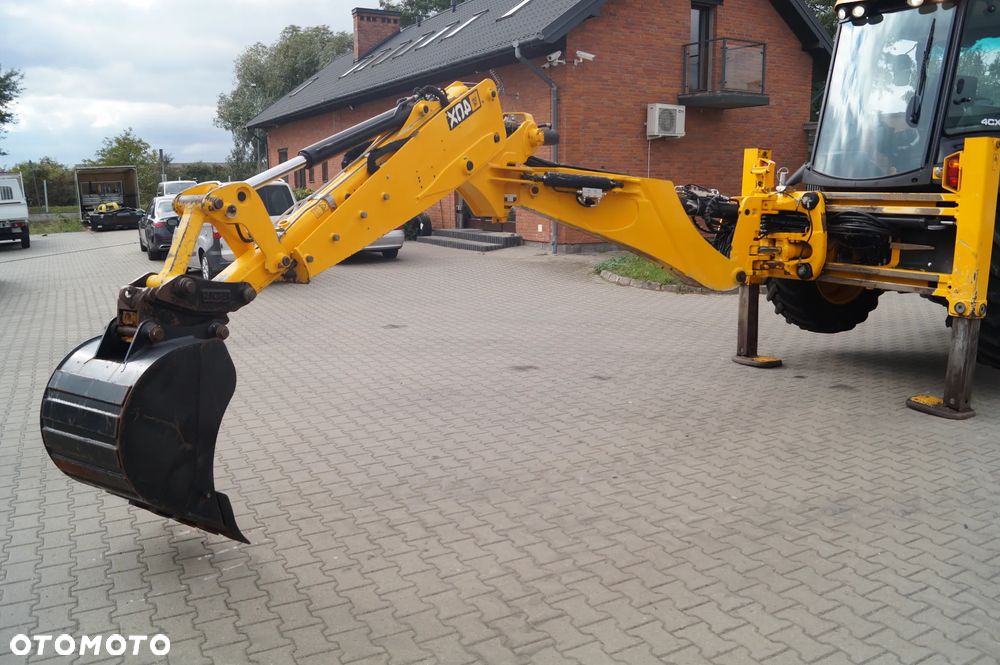 JCB 4CX - 23