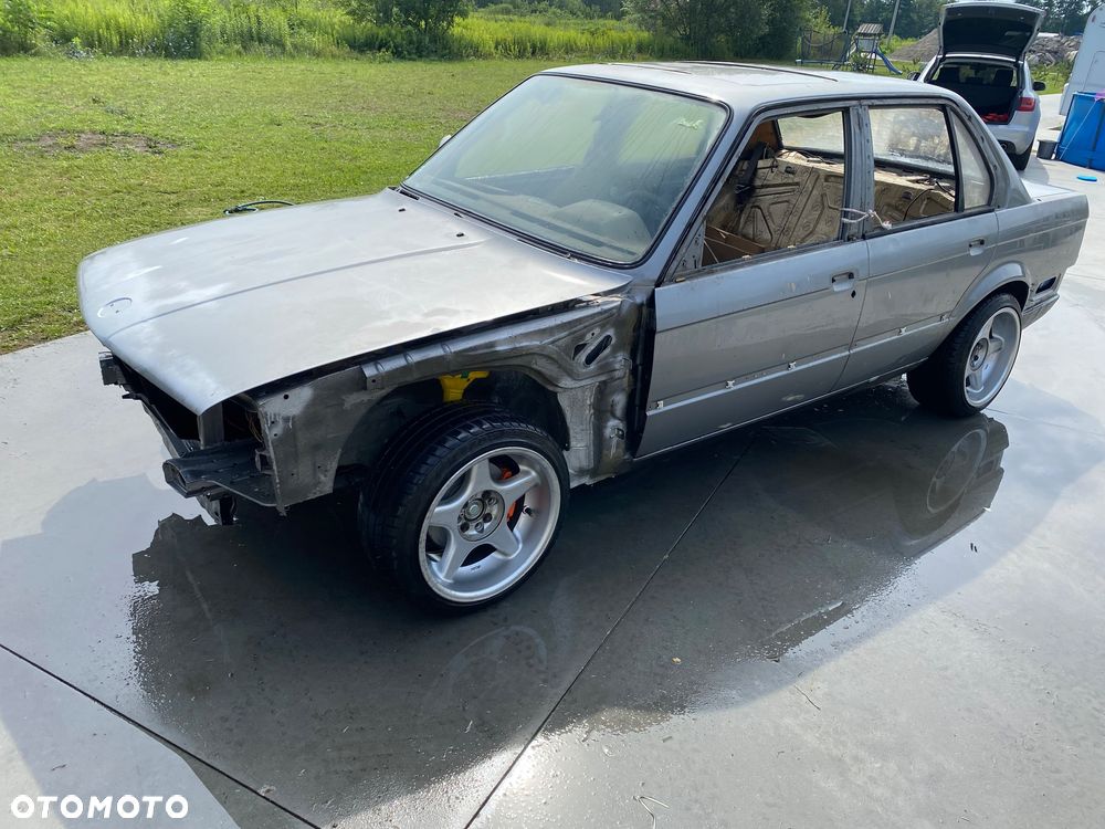 BMW Seria 3 325i - 3