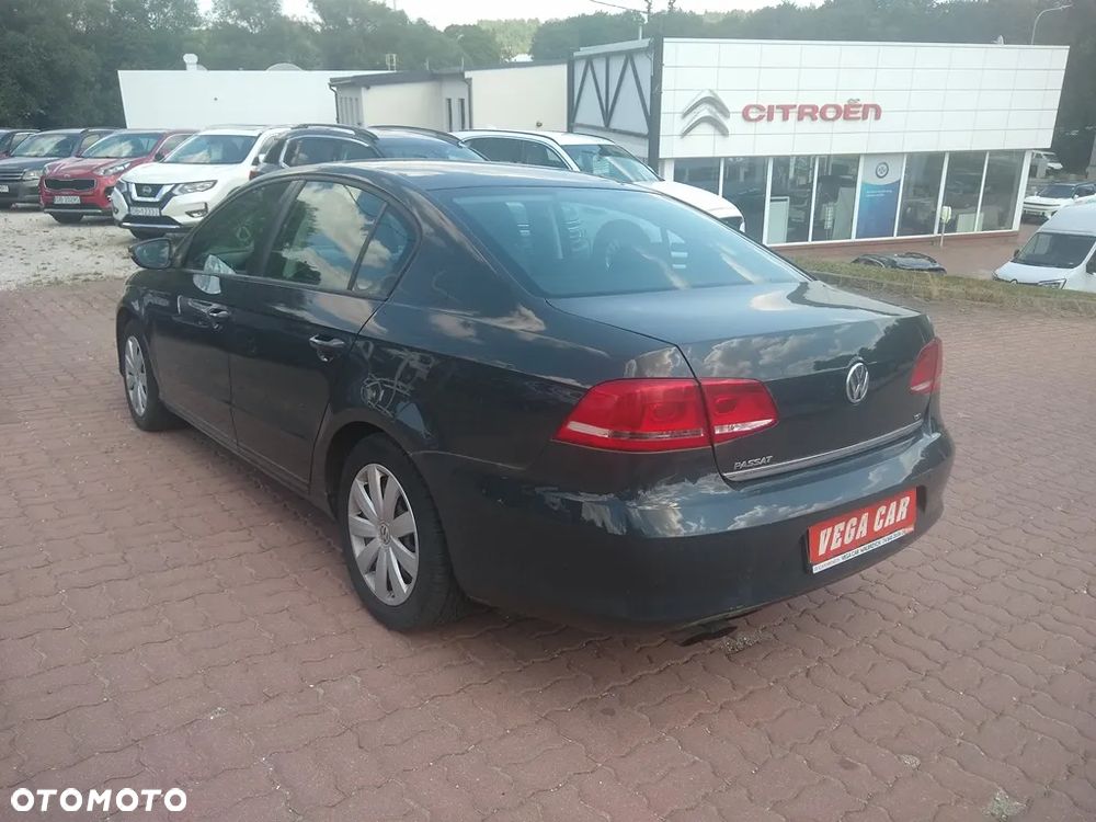 Volkswagen Passat - 15