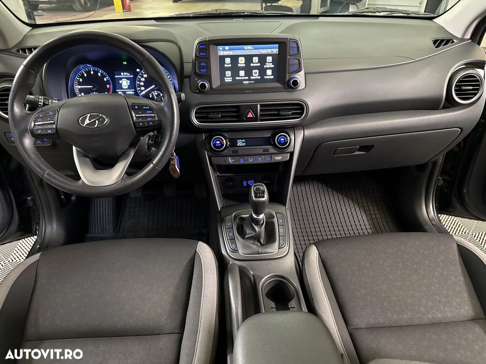Hyundai KONA - 10