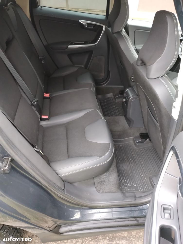 Volvo XC 60 DRIVe R Design - 8