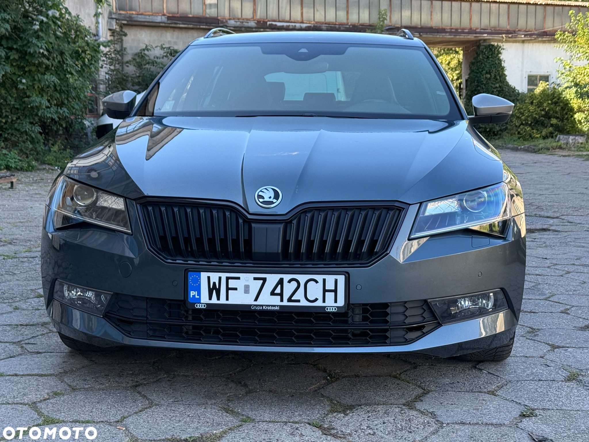 Skoda Superb Combi 1.8 TSI DSG SportLine - 4
