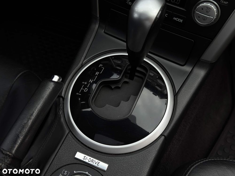 Subaru Legacy 3.0 H6 NAV - 26