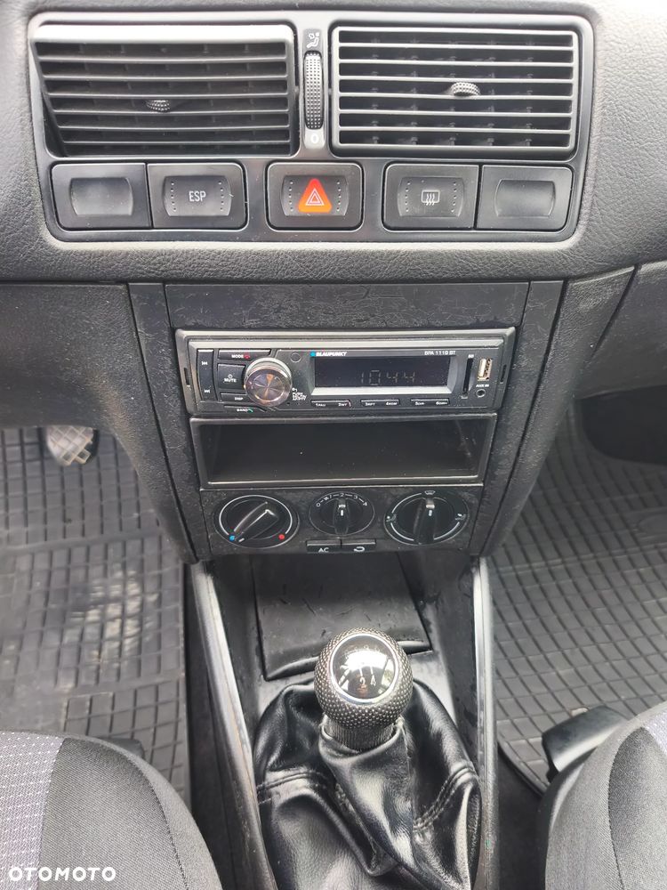 Volkswagen Golf 1.6 Comfortline - 9