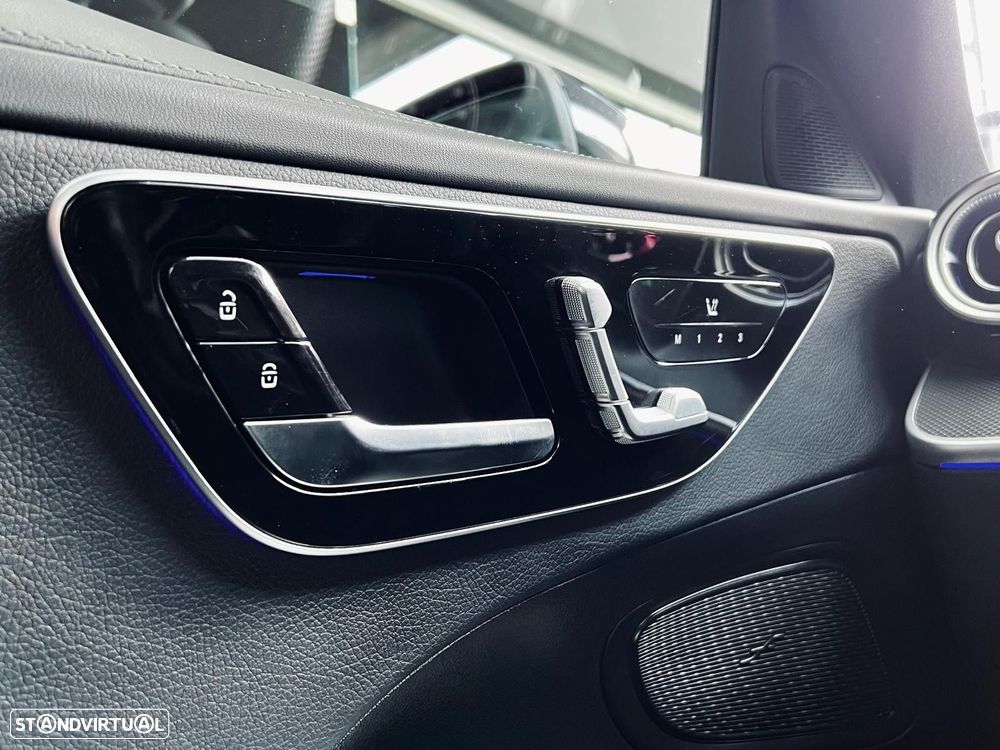 Mercedes-Benz C 300 e AMG Line - 29