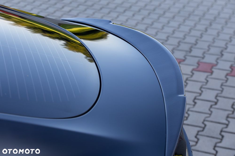 Tesla Model S - 10