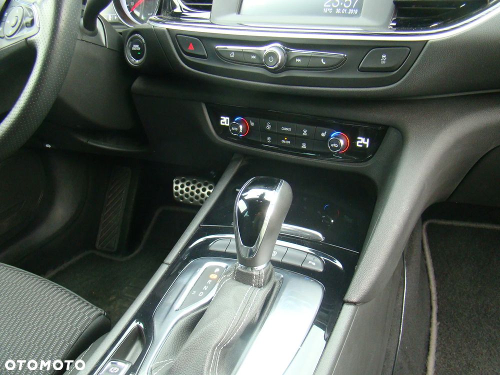 Opel Insignia 2.0 BiTurbo 4x4 Innovation - 35