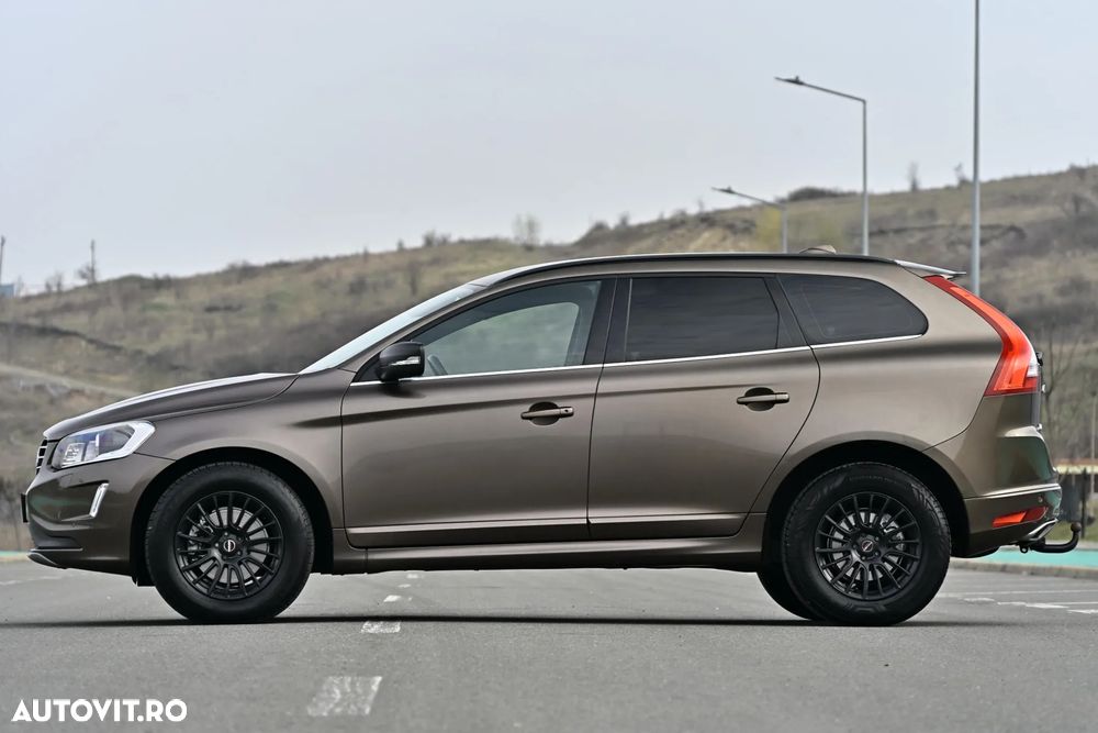 Volvo XC 60 D5 AWD Geartronic Summum - 6