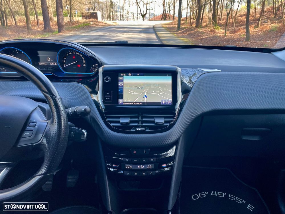 Peugeot 2008 1.2 PureTech Crossway - 12