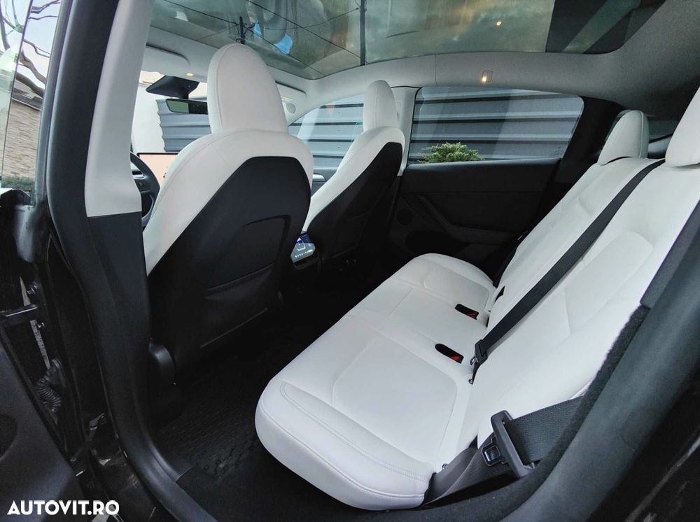 Tesla Model Y - 6