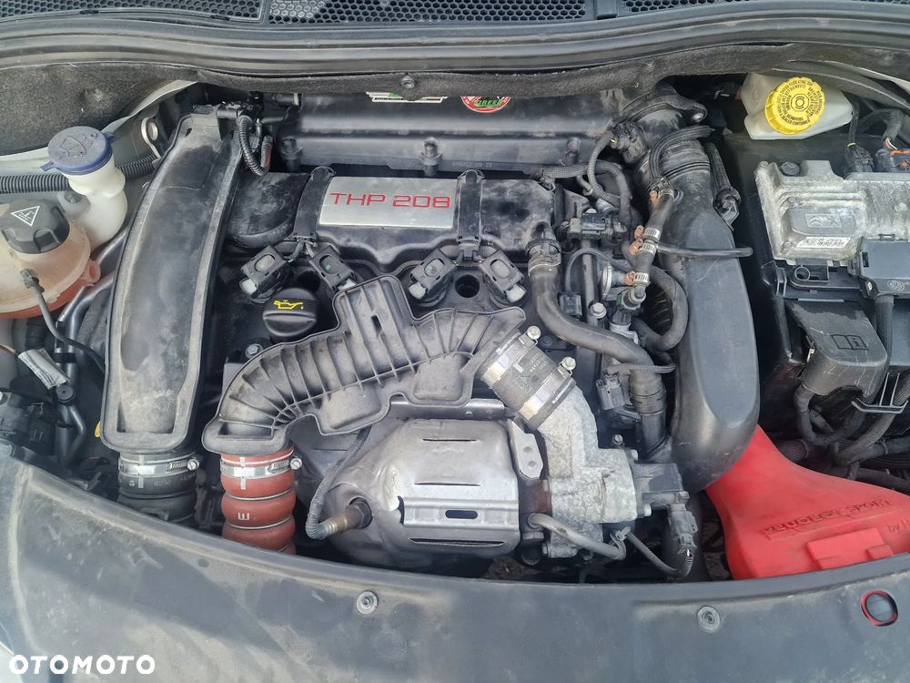 Peugeot 208 THP STOP & START GTi by Sport - 32