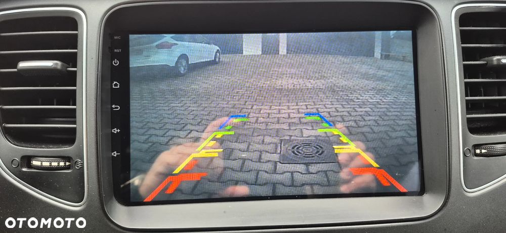 Kia Carens 1.7 CRDi 115 Dream Team Edition - 14