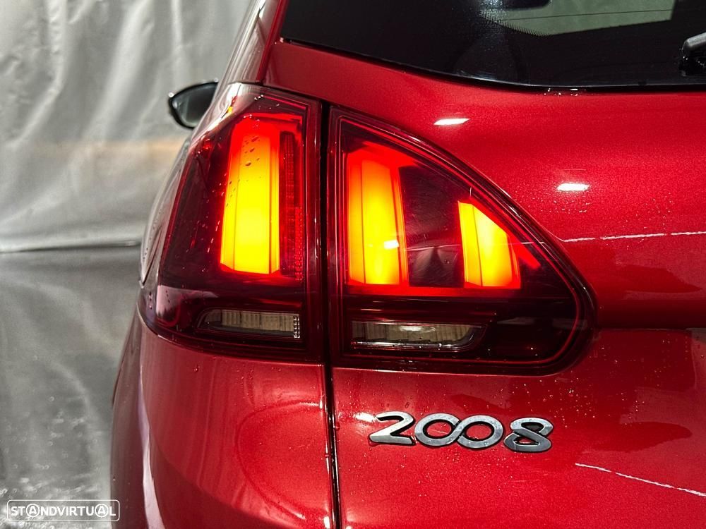 Peugeot 2008 1.2 PureTech Allure - 43