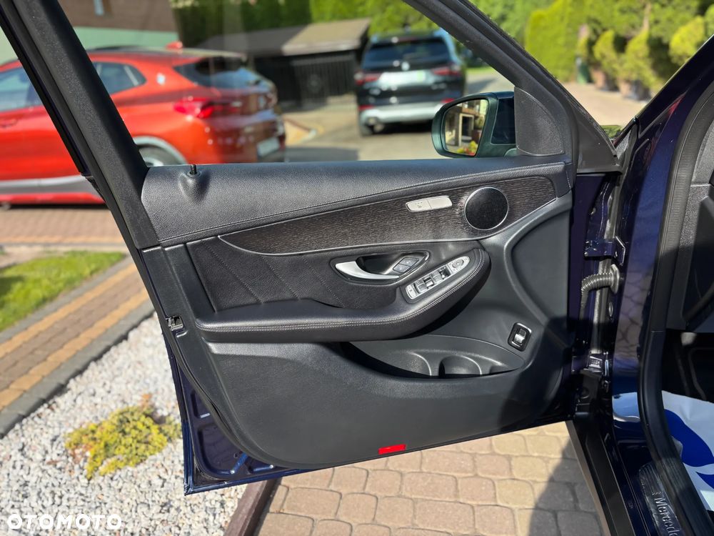 Mercedes-Benz GLC 200 d 4Matic 9G-TRONIC AMG Line - 25