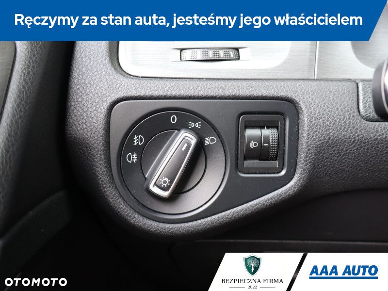 Volkswagen Golf - 16