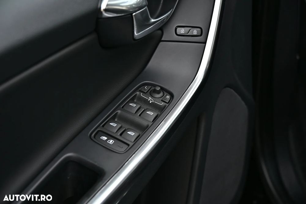 Volvo XC 60 D4 Geartronic Summum - 37