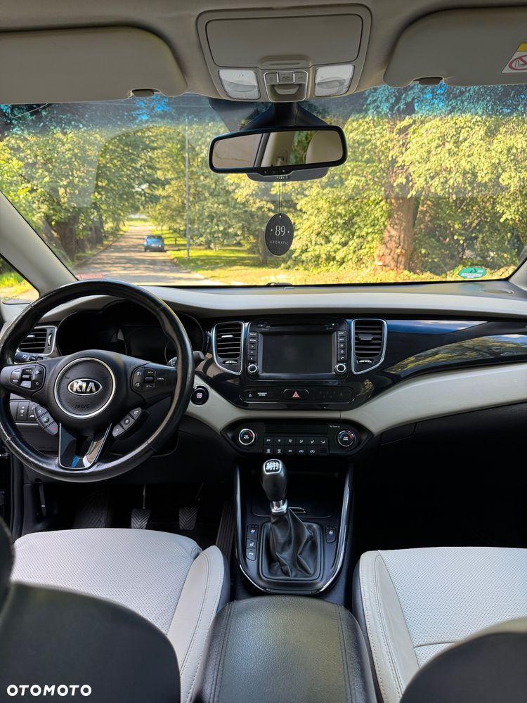 Kia Carens 1.7 CRDi L 7os - 28