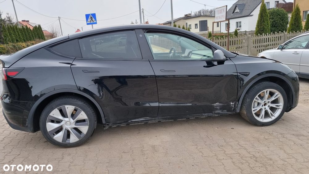 Tesla Model Y RWD - 5
