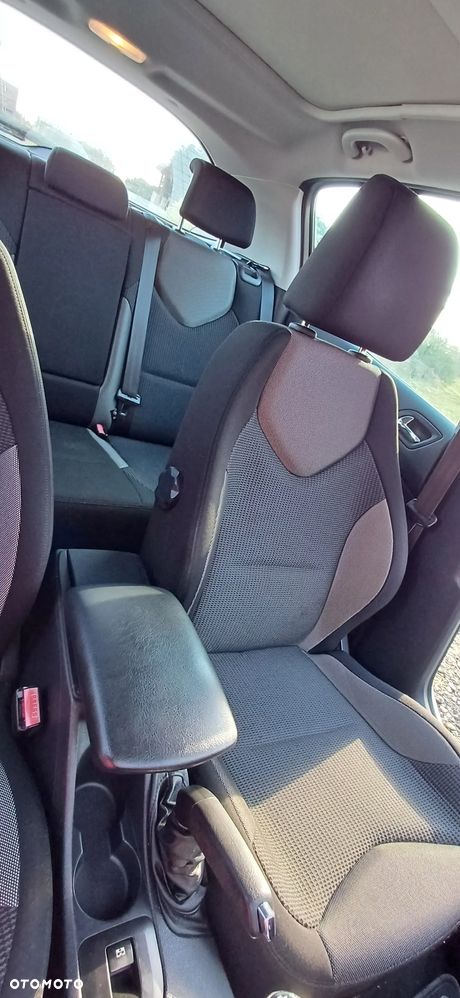 Peugeot 308 1.6 Trendy - 6