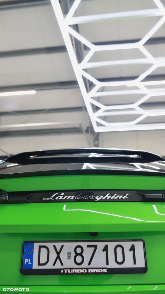Lamborghini Urus Standard - 12