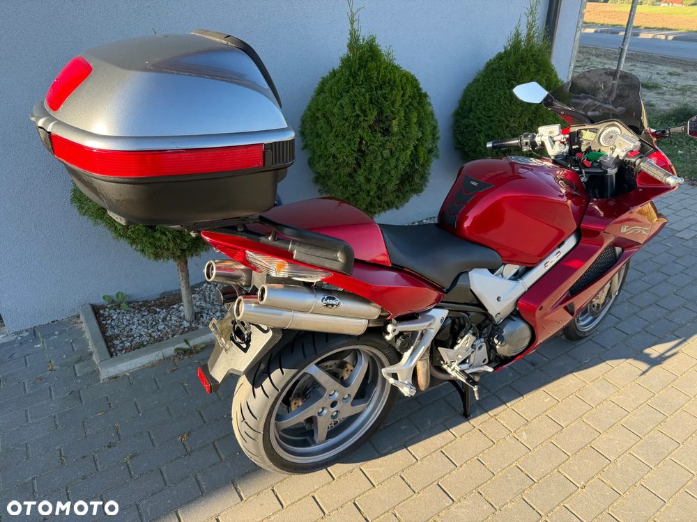 Honda VFR - 40
