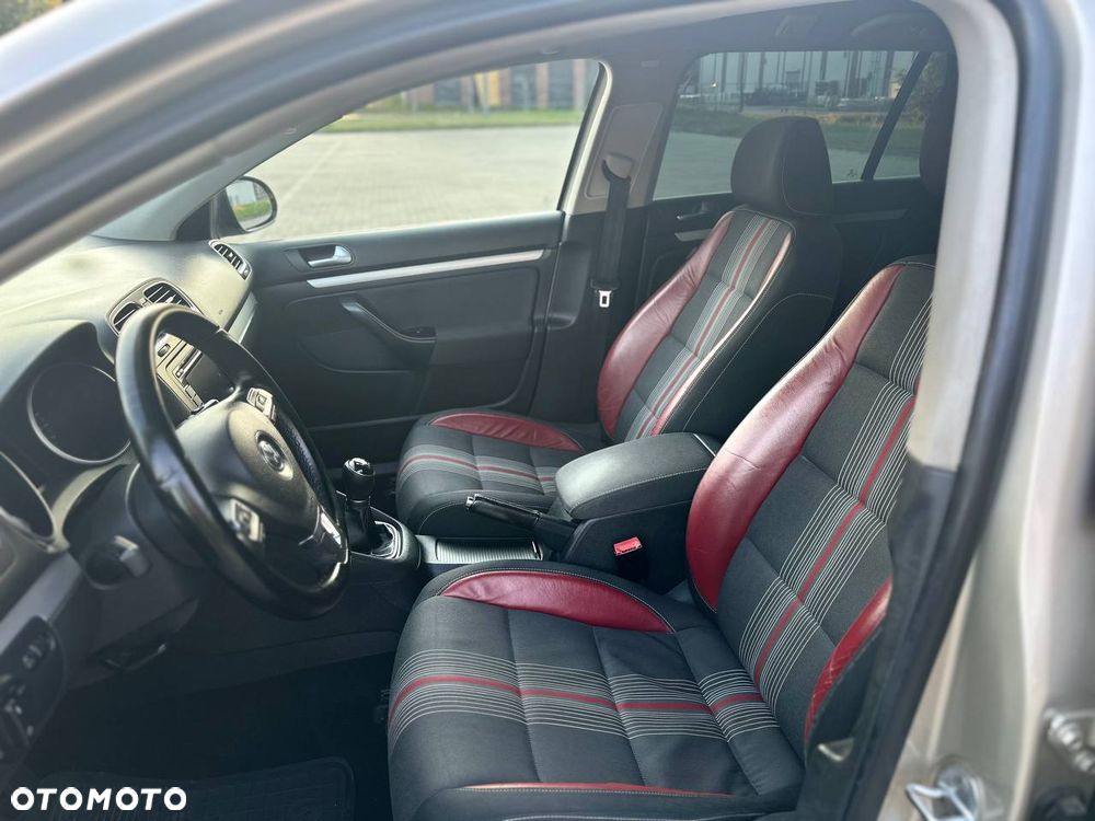 Volkswagen Golf 1.6 TDI DPF MATCH - 26