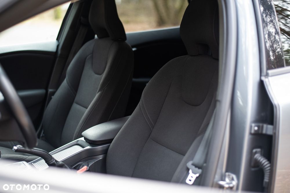 Volvo V40 T2 Geartronic - 13