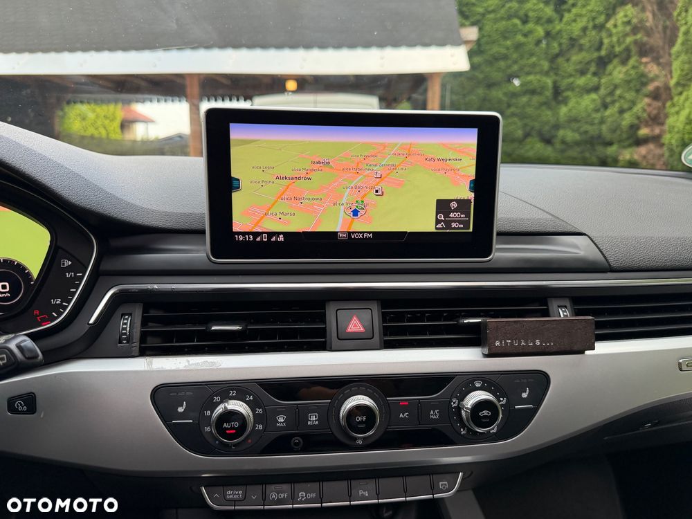 Audi A4 Avant 2.0 TDI Quattro S tronic - 33