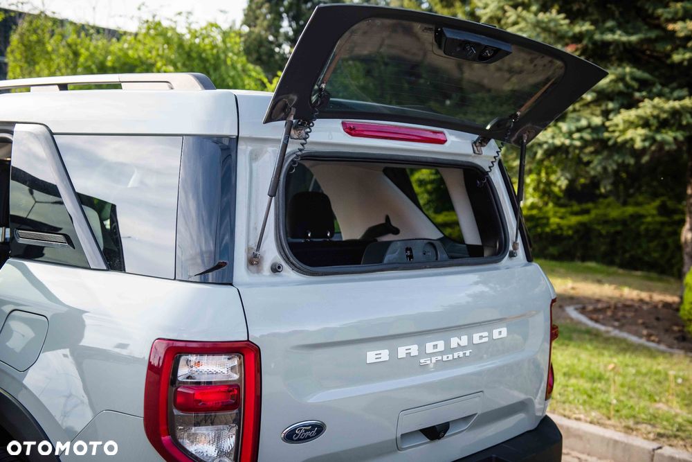 Ford Bronco - 12