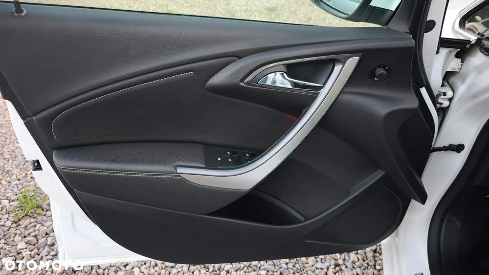 Opel Astra 1.4 T Cosmo S&S - 13