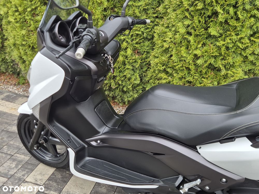 Yamaha X-max - 15
