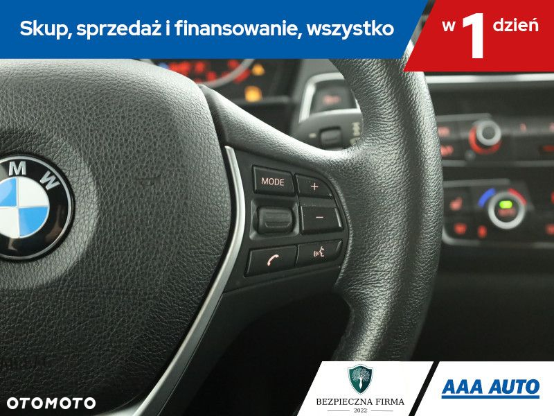 BMW Seria 1 - 17