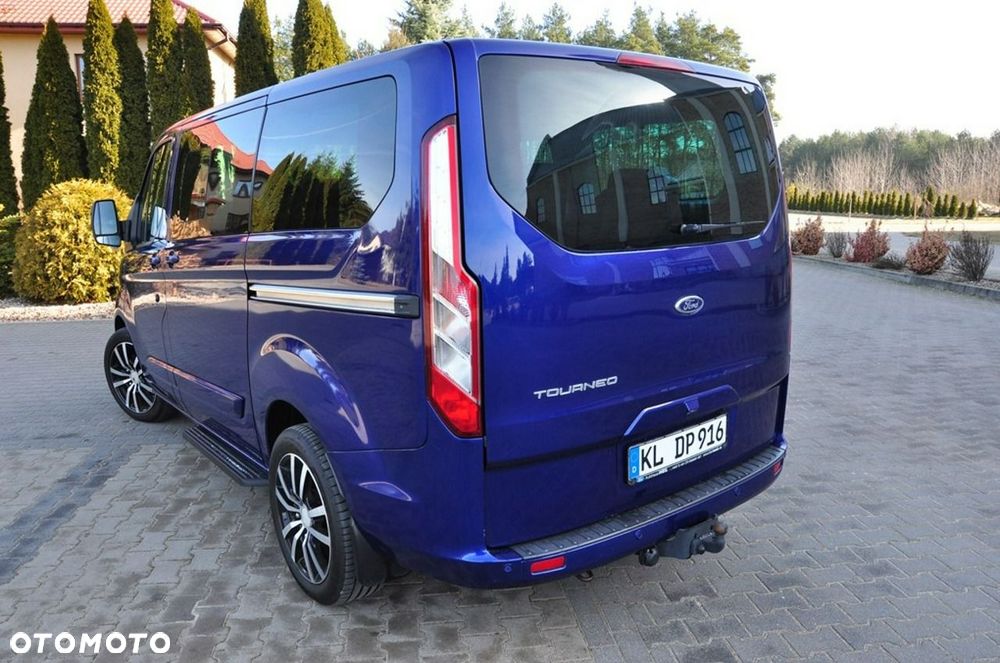 Ford Tourneo Custom - 25