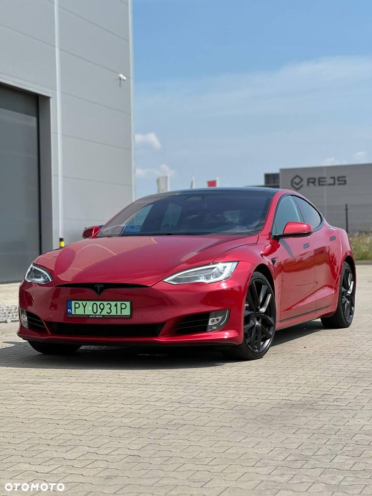 Tesla Model S - 1