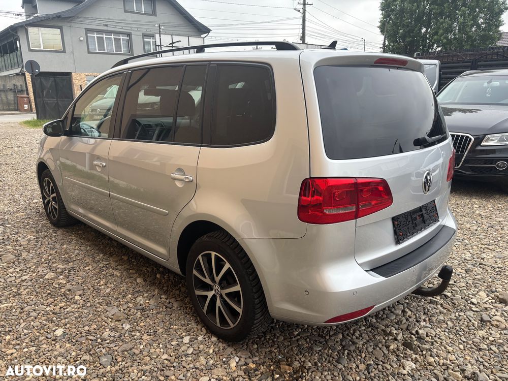 Volkswagen Touran 1.6 TDI DPF BlueMotion Technology DSG Comfortline - 4