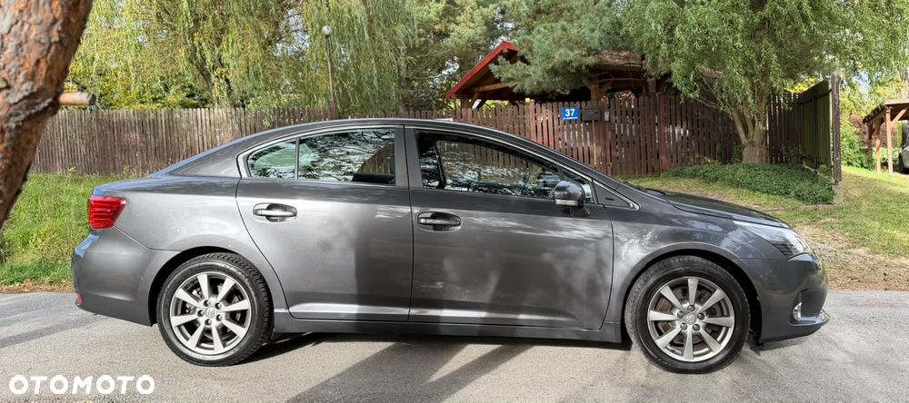 Toyota Avensis 2.2 D-4D Premium - 6