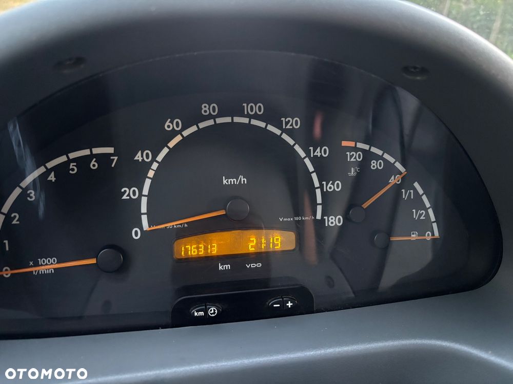 Mercedes-Benz Sprinter - 7