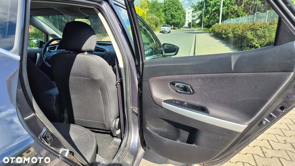 Kia Ceed 1.4 L - 8