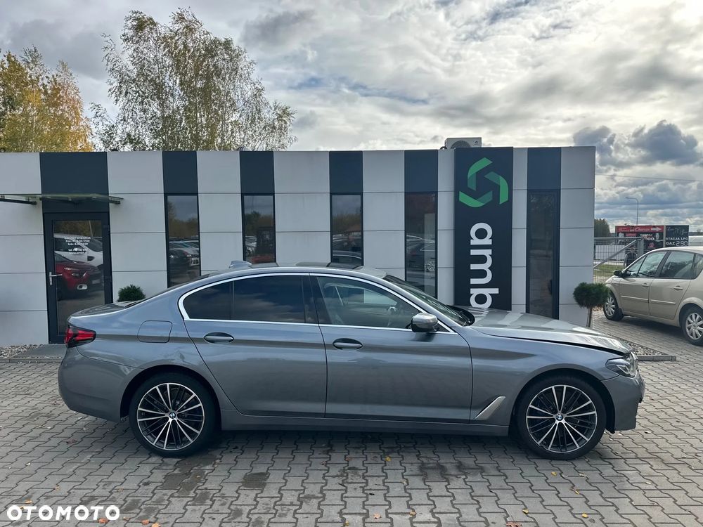 BMW Seria 5 530i xDrive - 4