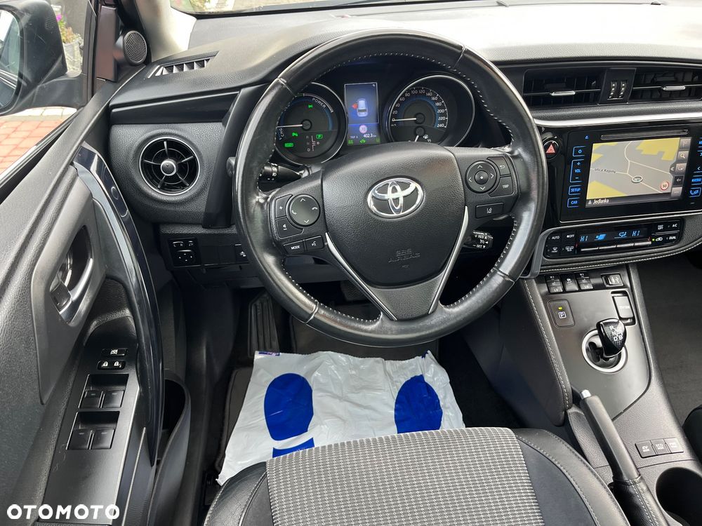 Toyota Auris ver-1-8-hsd-luna - 10
