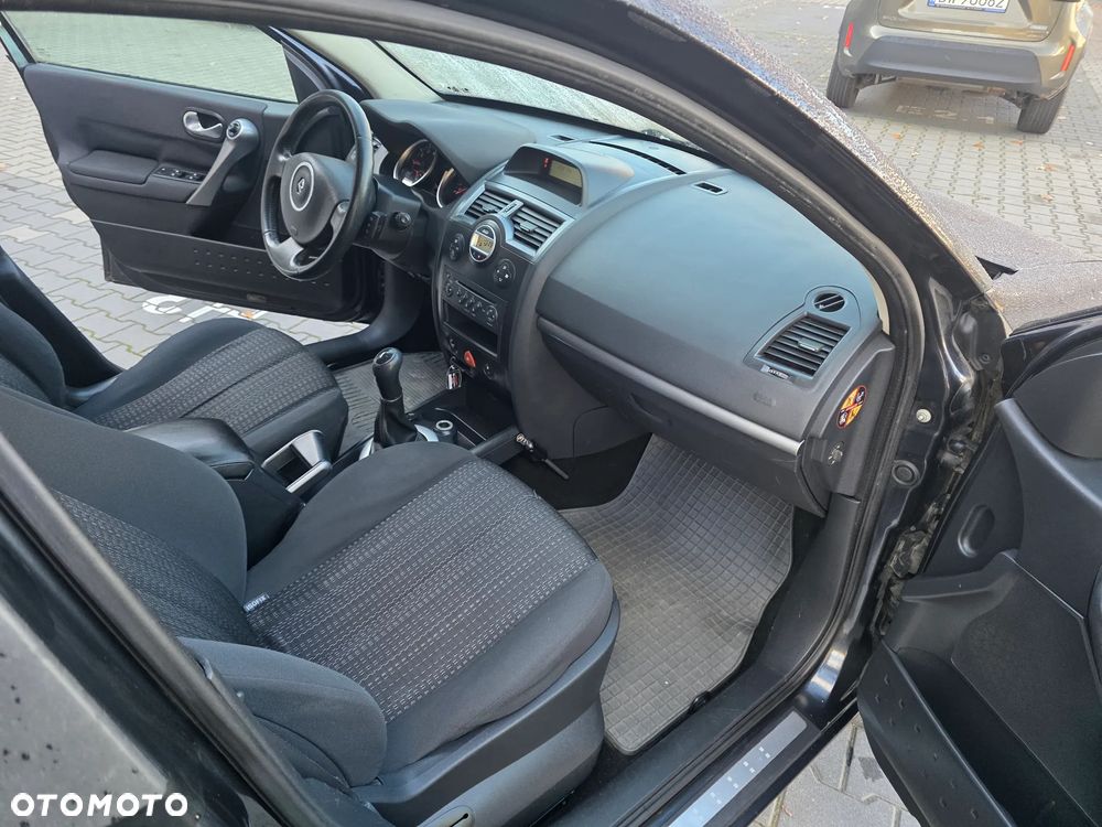 Renault Megane 1.6 16V Expression - 11